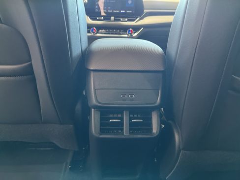 New 2026 Chevrolet Equinox LT w/ Convenience Package II FWD image 16