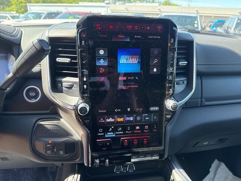 New 2026 RAM 2500 Laramie AWD/4WD image 13
