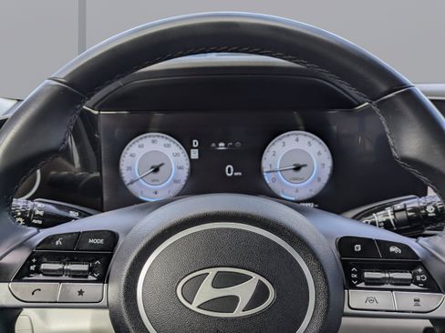 Certified 2025 Hyundai Elantra Limited image 31