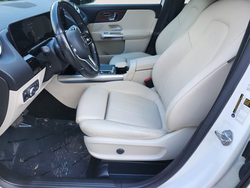 Used 2022 Mercedes-Benz GLA 250 4MATIC w/ Premium Package Lite image 12