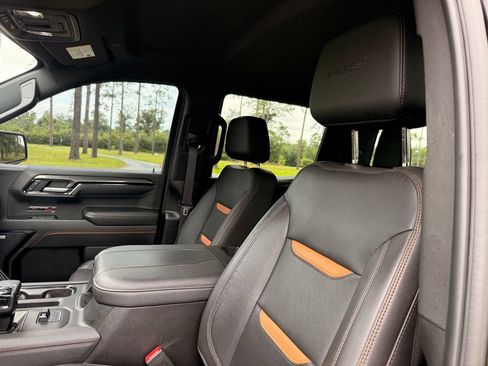 Used 2023 GMC Sierra 1500 AT4 w/ Technology Package AWD/4WD image 15