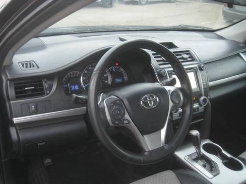 Used 2012 Toyota Camry SE FWD image 15
