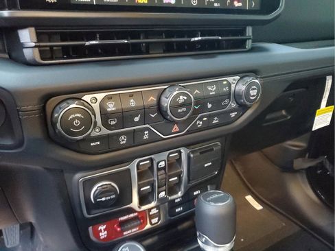 New 2026 Jeep Gladiator Rubicon w/ Safety Group image 18