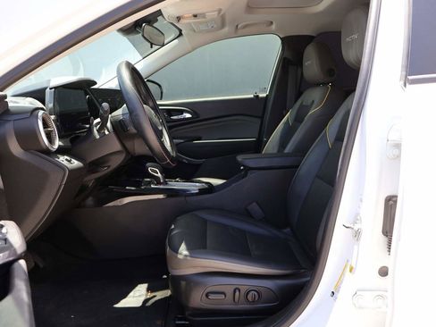 Used 2024 Chevrolet Trax ACTIV w/ Sunroof Package FWD image 8