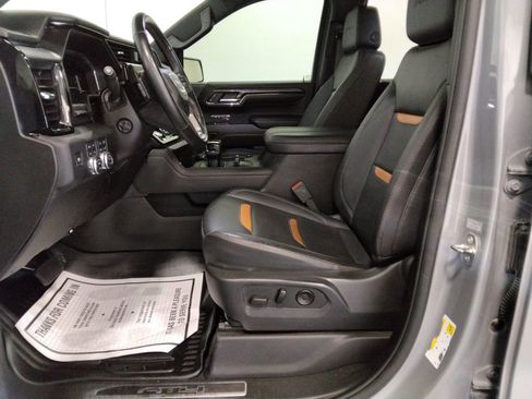Used 2024 GMC Sierra 1500 AT4 w/ Technology Package image 29