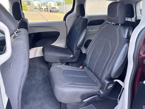 Used 2023 Chrysler Voyager LX FWD image 20