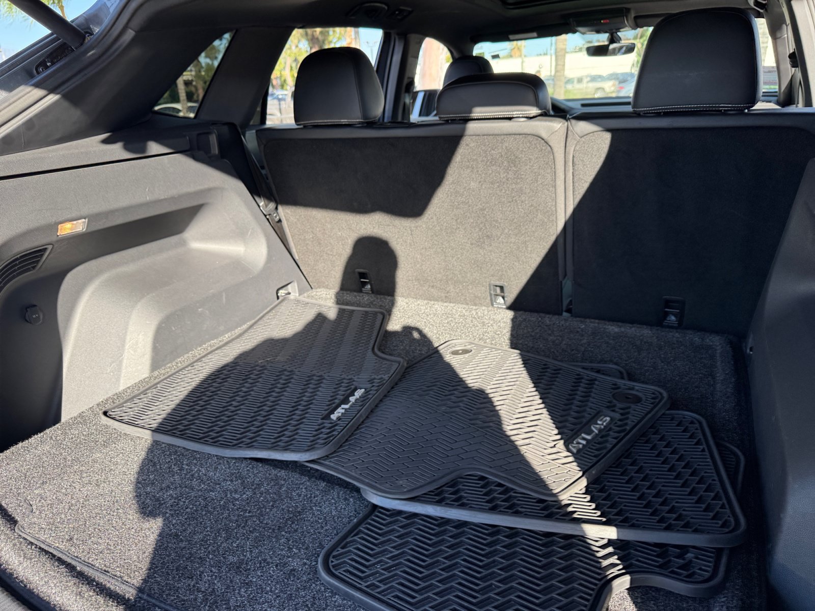 Used 2021 Volkswagen Atlas Cross Sport SE FWD image 20