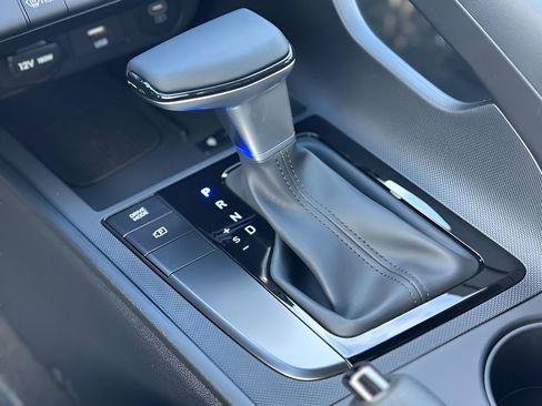 Used 2025 Hyundai Elantra Sport image 14