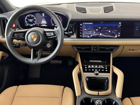 Used 2026 Porsche Cayenne AWD/4WD image 27