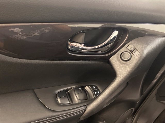 Used 2019 Nissan Rogue S w/ Special Edition Package AWD/4WD image 16