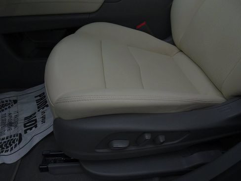 Used 2024 Cadillac XT5 Premium Luxury AWD/4WD image 9