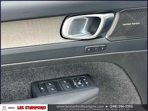 Used 2023 Volvo XC40 B5 Ultimate w/ Climate Package AWD/4WD image 17