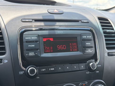 Used 2017 Kia Forte LX FWD image 5