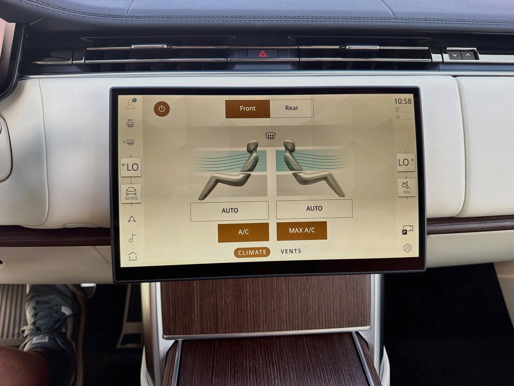 New 2026 Land Rover Range Rover SE AWD/4WD image 36