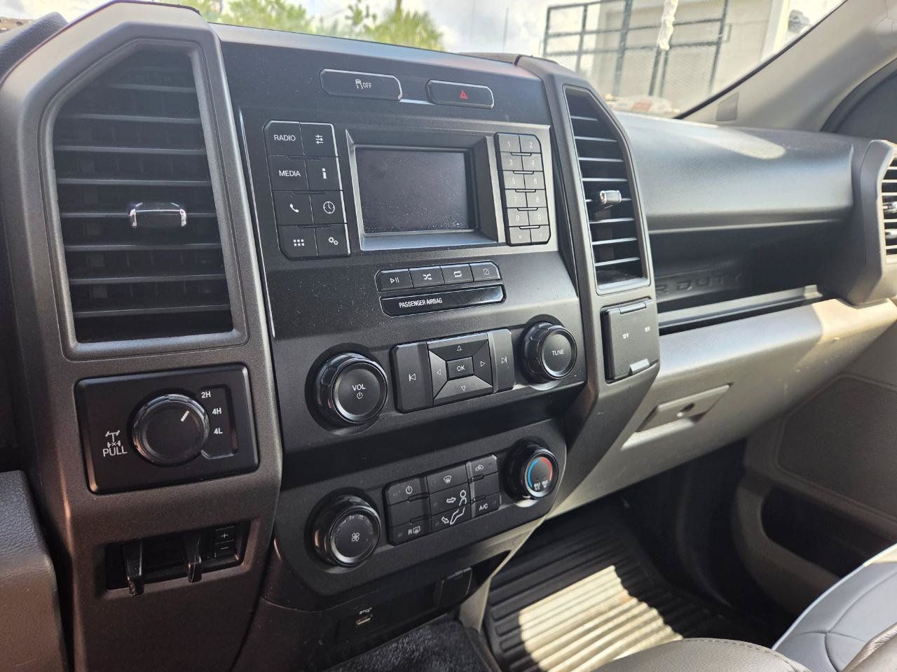 Used 2022 Ford F250 XL w/ Power Equipment Group AWD/4WD image 16