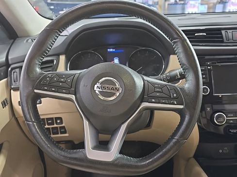 Used 2018 Nissan Rogue SV w/ Sun & Sound Touring Package AWD/4WD image 20