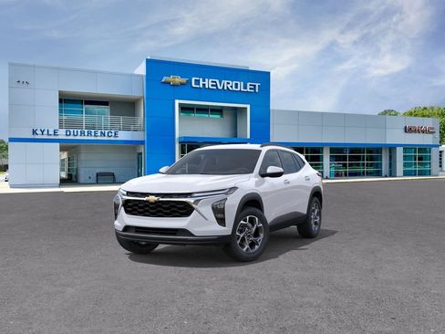 New 2026 Chevrolet Trax LT w/ Driver Confidence Package FWD image 8