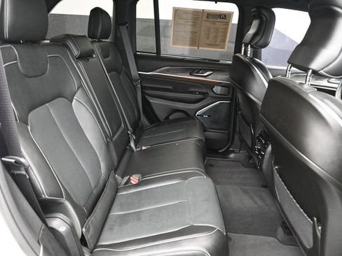 Used 2023 Jeep Grand Cherokee Overland w/ Luxury Tech Group IV AWD/4WD image 32