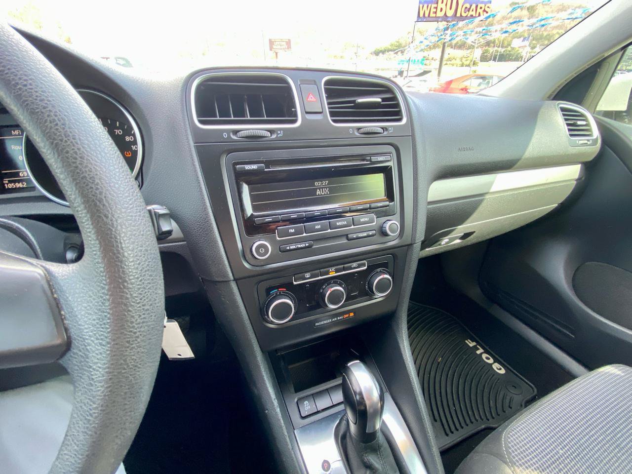 Used 2013 Volkswagen Golf 4-Door FWD image 20