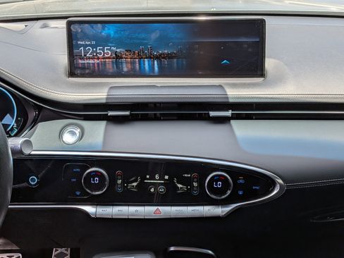 Used 2022 Genesis GV70 3.5T Sport w/ Sport Prestige Package image 21