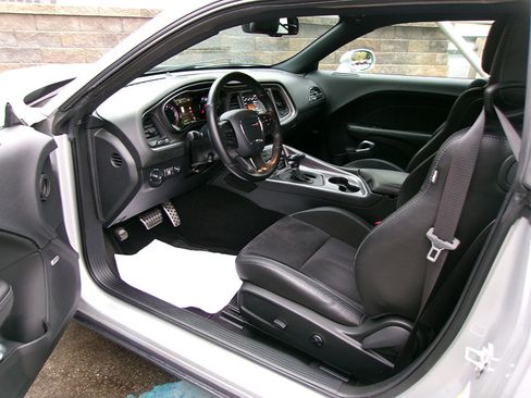 Used 2019 Dodge Challenger GT w/ Plus Package image 13