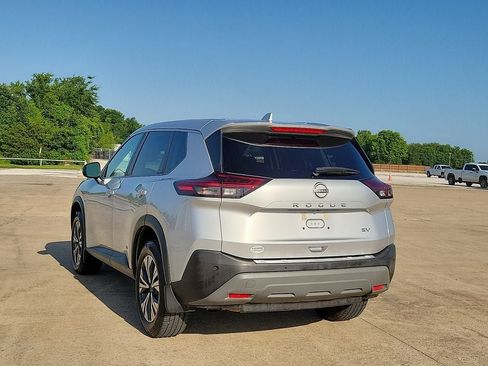 Used 2022 Nissan Rogue SV FWD image 4