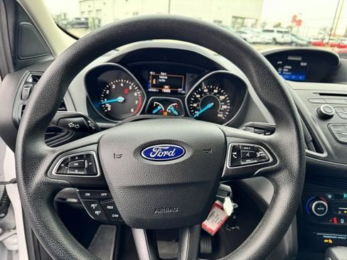 Used 2018 Ford Escape SE image 16