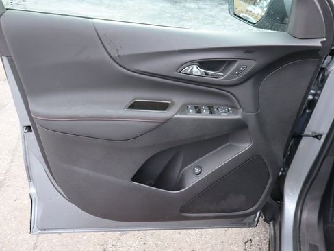 Used 2023 Chevrolet Equinox RS image 27