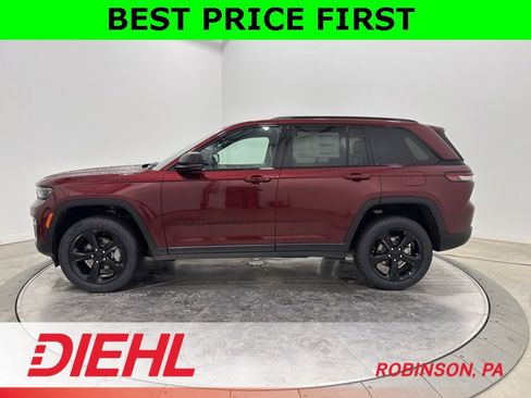 New 2025 Jeep Grand Cherokee Limited w/ Black Appearance Package image 4