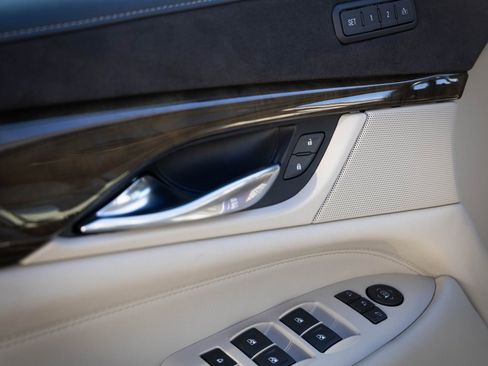 Used 2018 Cadillac Escalade Luxury image 22