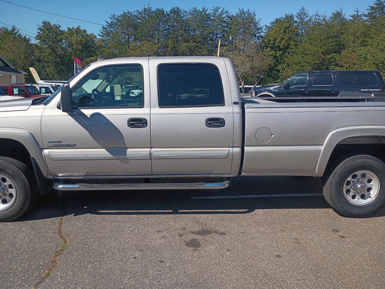 Used 2007 Chevrolet Silverado 2500 LT w/ Heavy-Duty Power Package AWD/4WD image 11