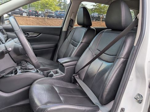 Used 2020 Nissan Rogue SL w/ Premium Package image 13