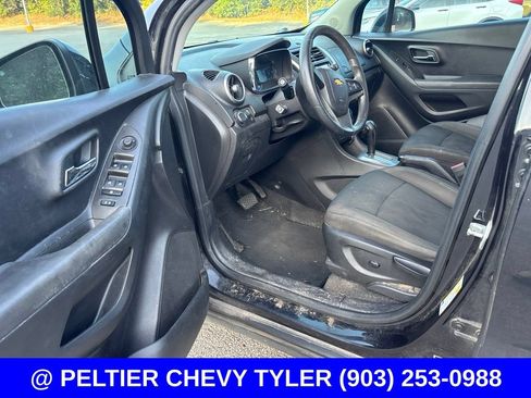 Used 2015 Chevrolet Trax LS FWD image 10