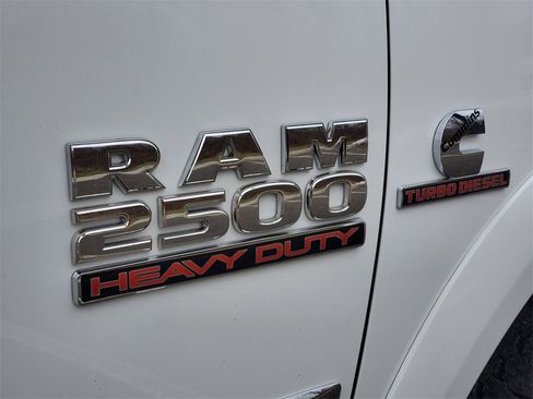 Used 2018 RAM 2500 Laramie w/ Snow Chief Group image 6
