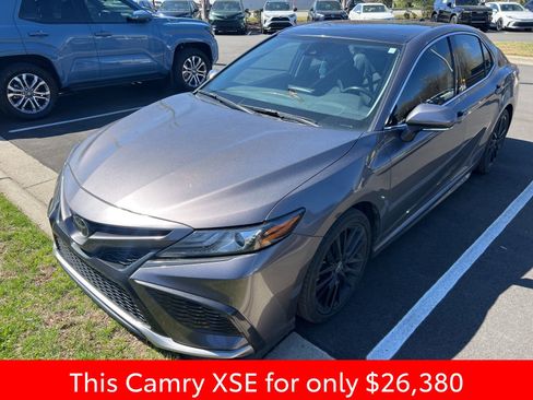 Used 2022 Toyota Camry XSE image 9