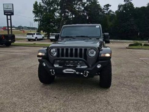 Used 2019 Jeep Wrangler Unlimited Rubicon AWD/4WD image 3