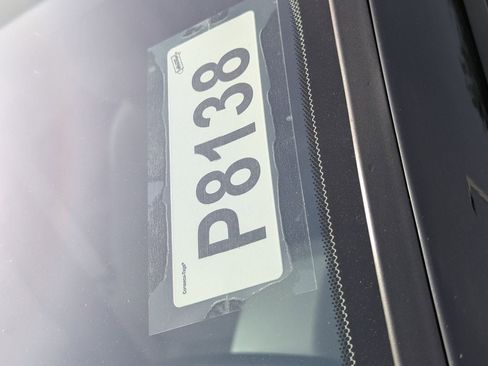 Used 2020 Jaguar E-PACE SE image 10