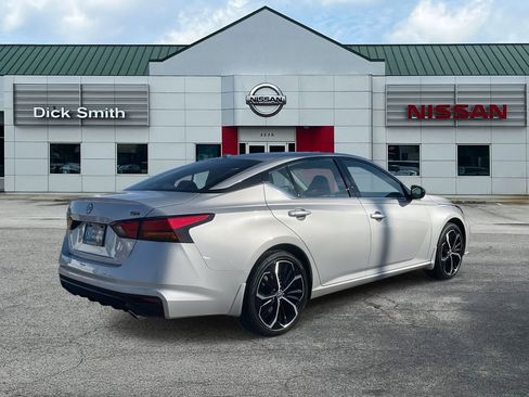 New 2025 Nissan Altima 2.5 SR image 6