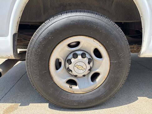 Used 2021 Chevrolet Express 3500 w/ Driver Convenience Package RWD image 48