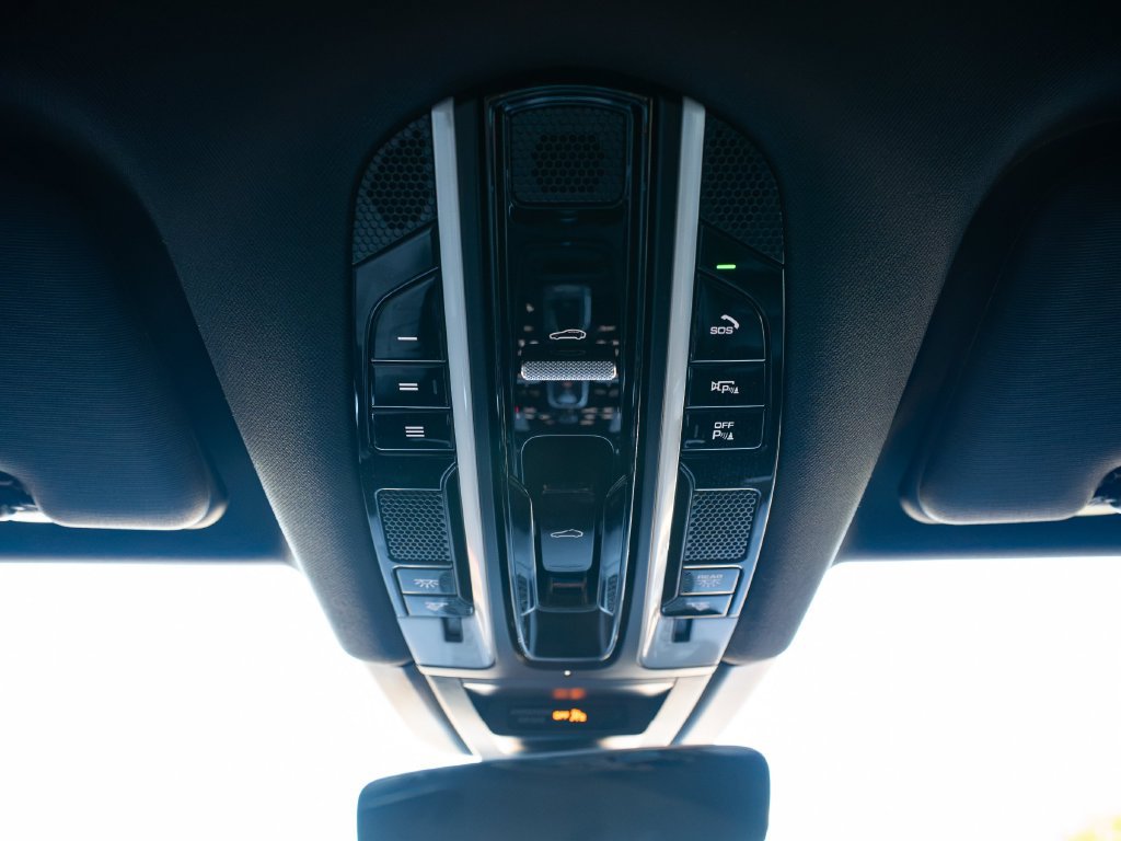Certified 2023 Porsche Cayenne Platinum Edition AWD/4WD image 20