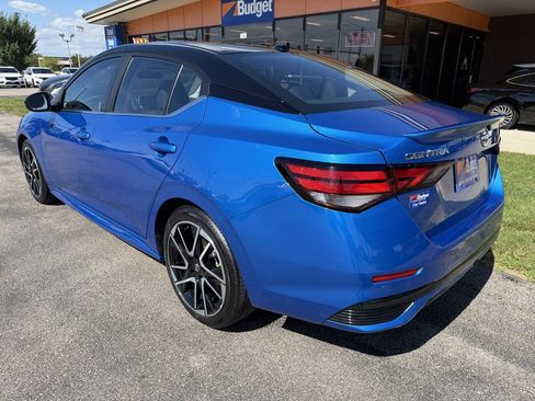 Used 2025 Nissan Sentra SR FWD image 2