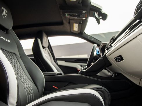 Used 2024 Lamborghini Urus S image 43