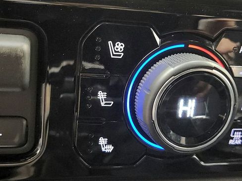 Used 2024 Chevrolet Silverado 1500 High Country w/ Technology Package image 24