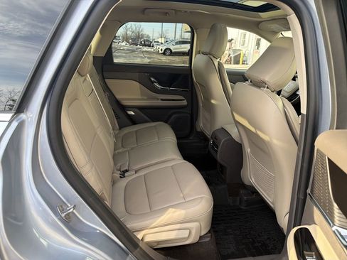 Certified 2022 Lincoln Corsair AWD w/ Premium Package image 17