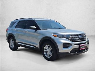 Used 2023 Ford Explorer XLT AWD/4WD video 3