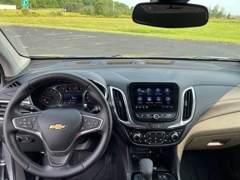 Used 2023 Chevrolet Equinox Premier AWD/4WD image 14