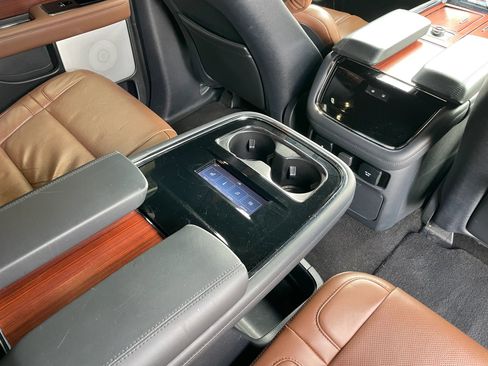 Used 2023 Lincoln Navigator Reserve AWD/4WD image 35