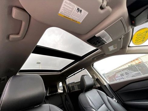 Used 2021 Nissan Rogue SL w/ Premium Package image 17