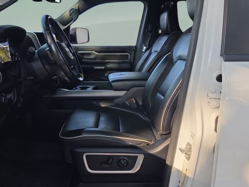 Used 2020 RAM 1500 Laramie AWD/4WD image 9