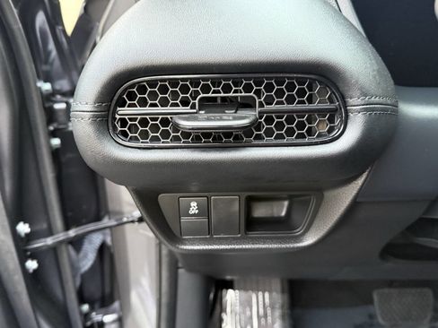 Used 2023 Honda HR-V LX image 30